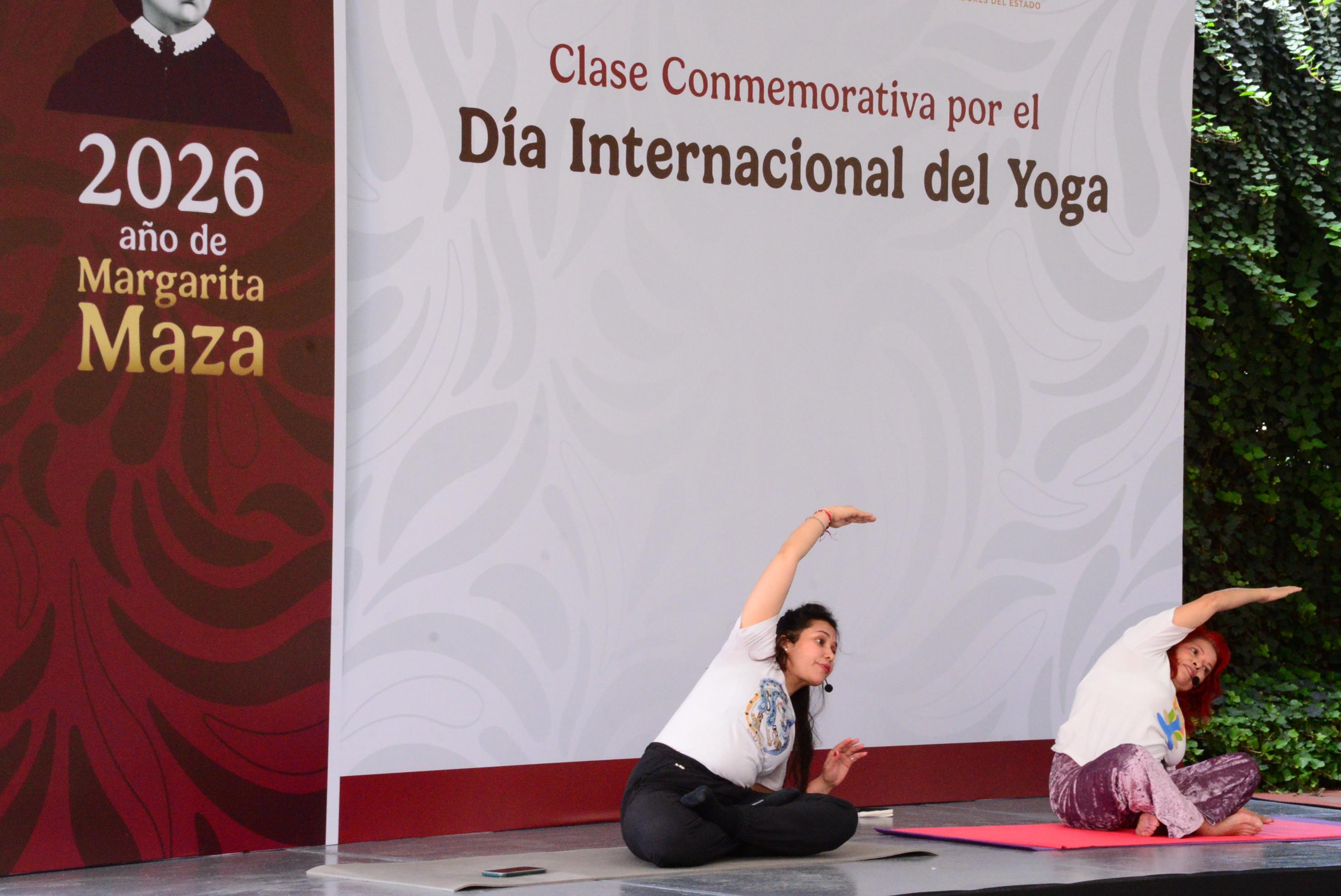 Clase Conmemorativa Por el “Día Internacional Del Yoga”, en el Centro Social, Cultural y Deportivo del SNTISSSTE